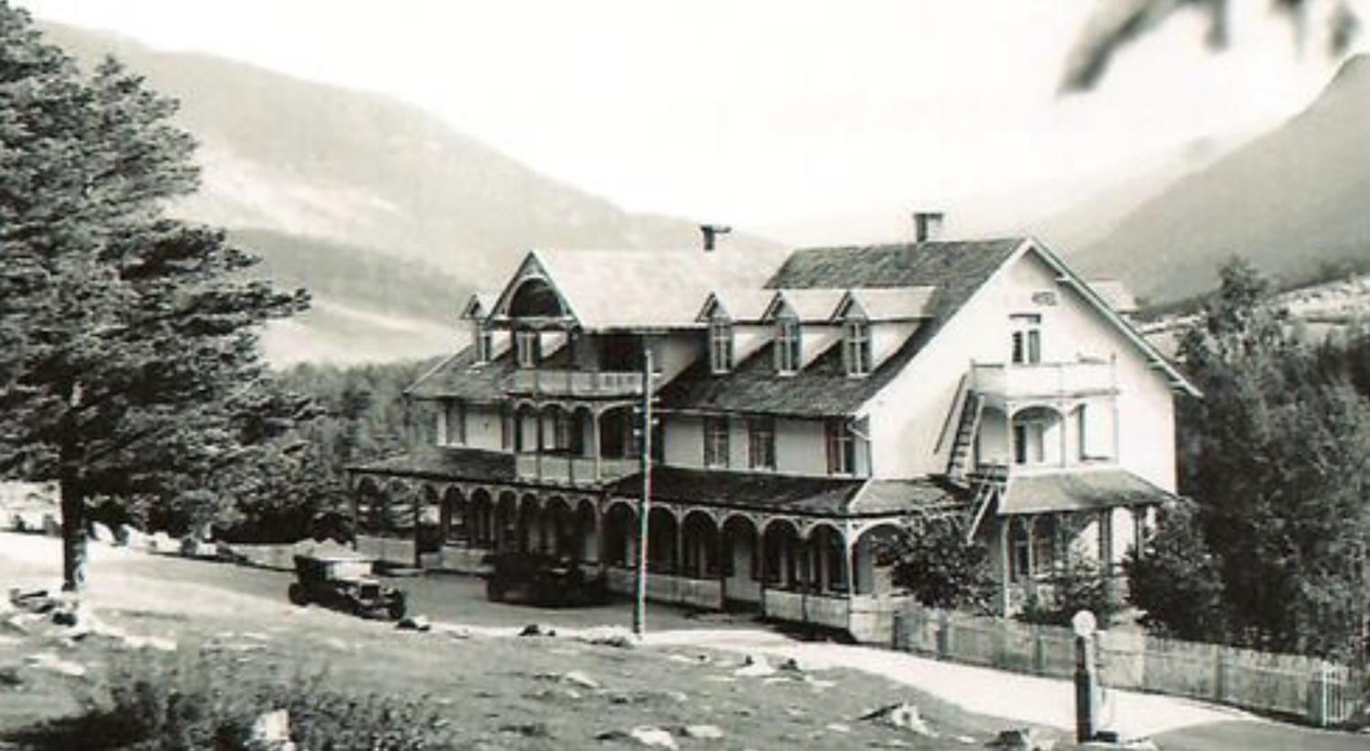 Heartbreak Hotel Nedre Heidal Exterior photo
