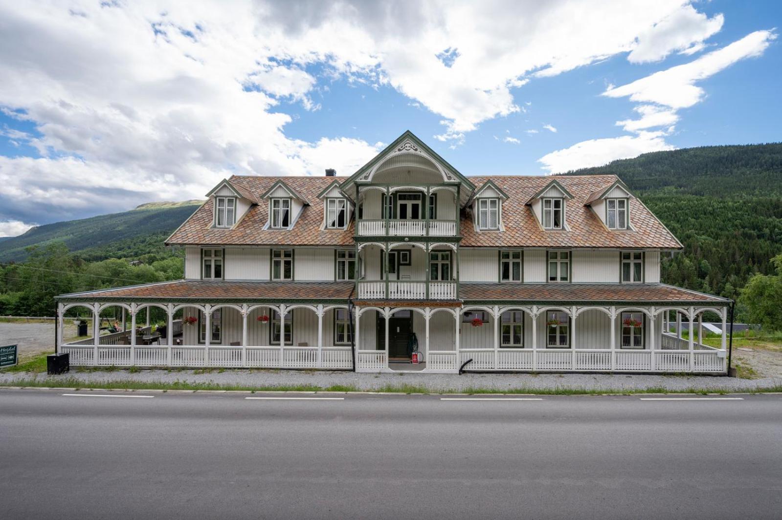 Heartbreak Hotel Nedre Heidal Exterior photo