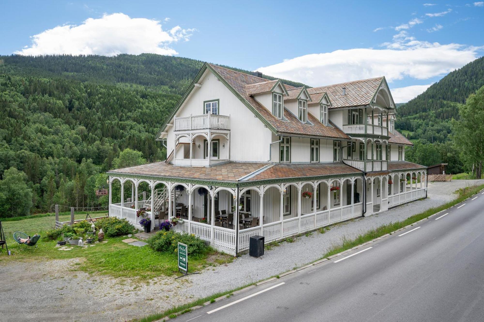 Heartbreak Hotel Nedre Heidal Exterior photo