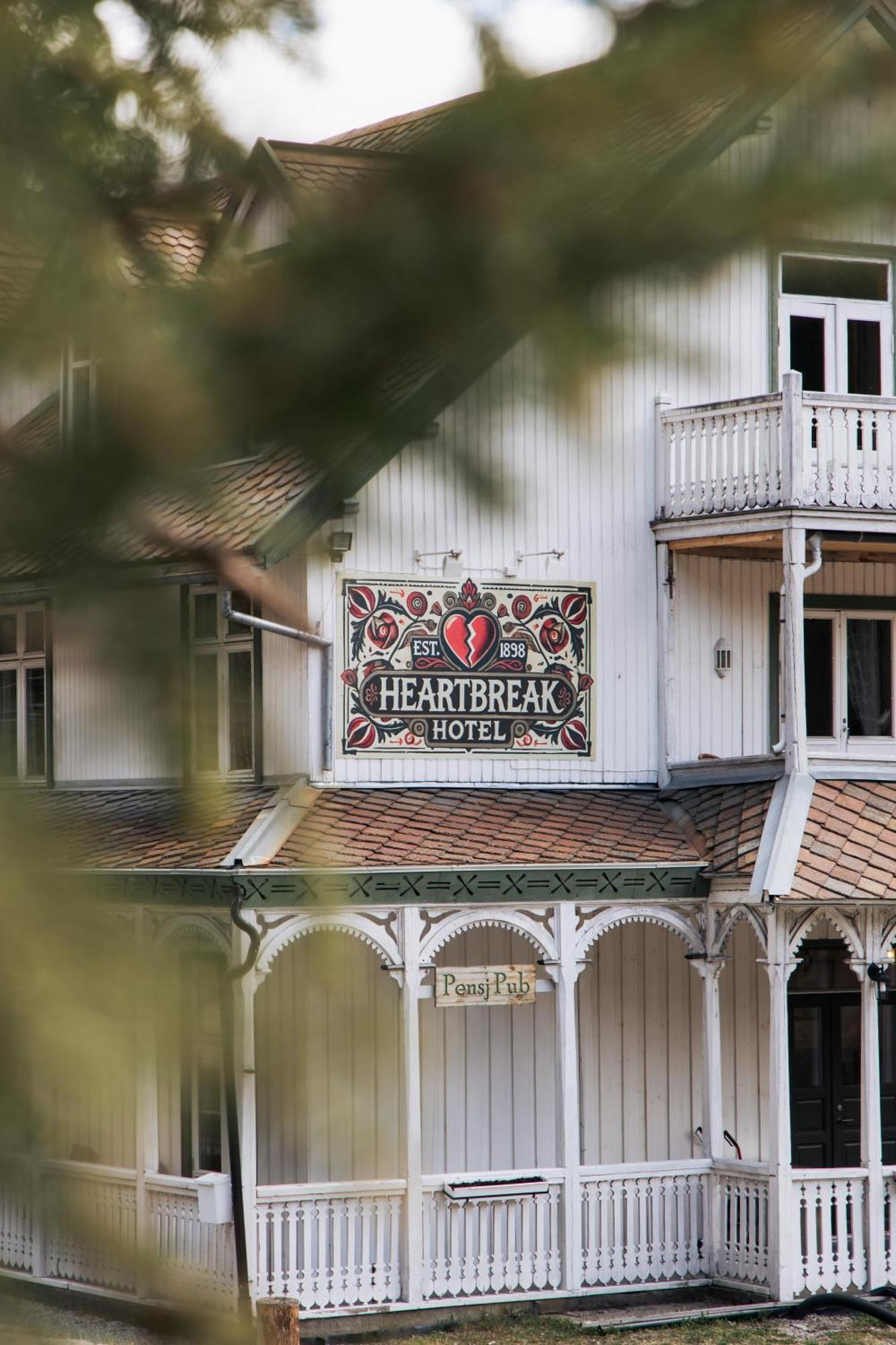 Heartbreak Hotel Nedre Heidal Exterior photo